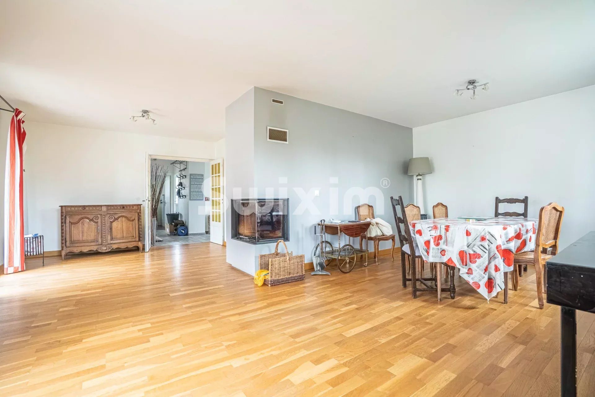 Maison à vendre, 187m², Saint-Genis-Pouilly