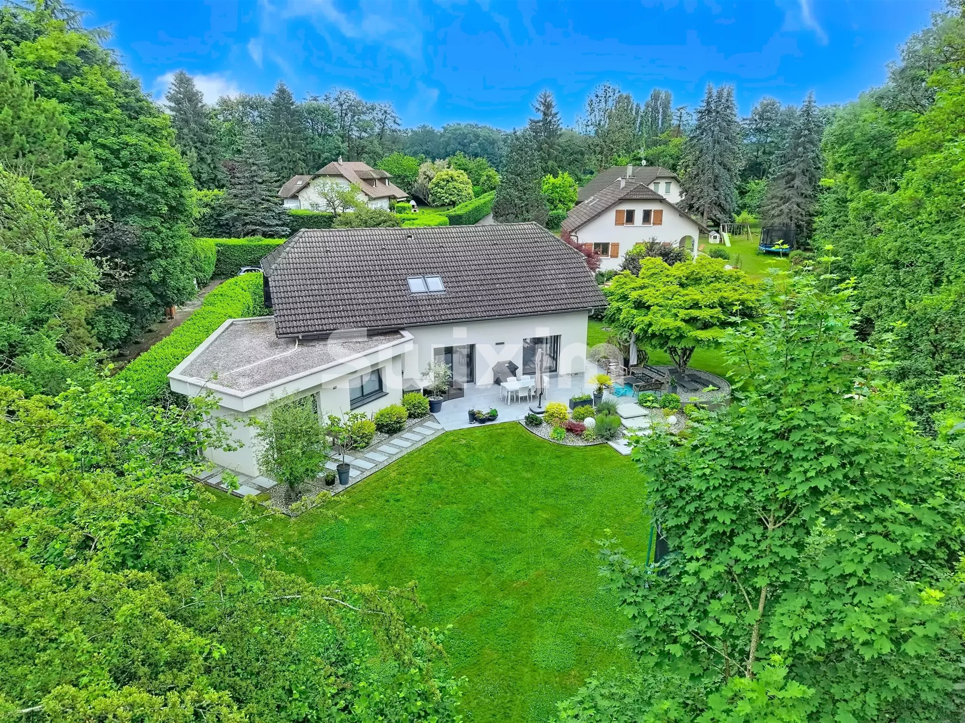 Maison à vendre, 216m², Saint-Genis-Pouilly