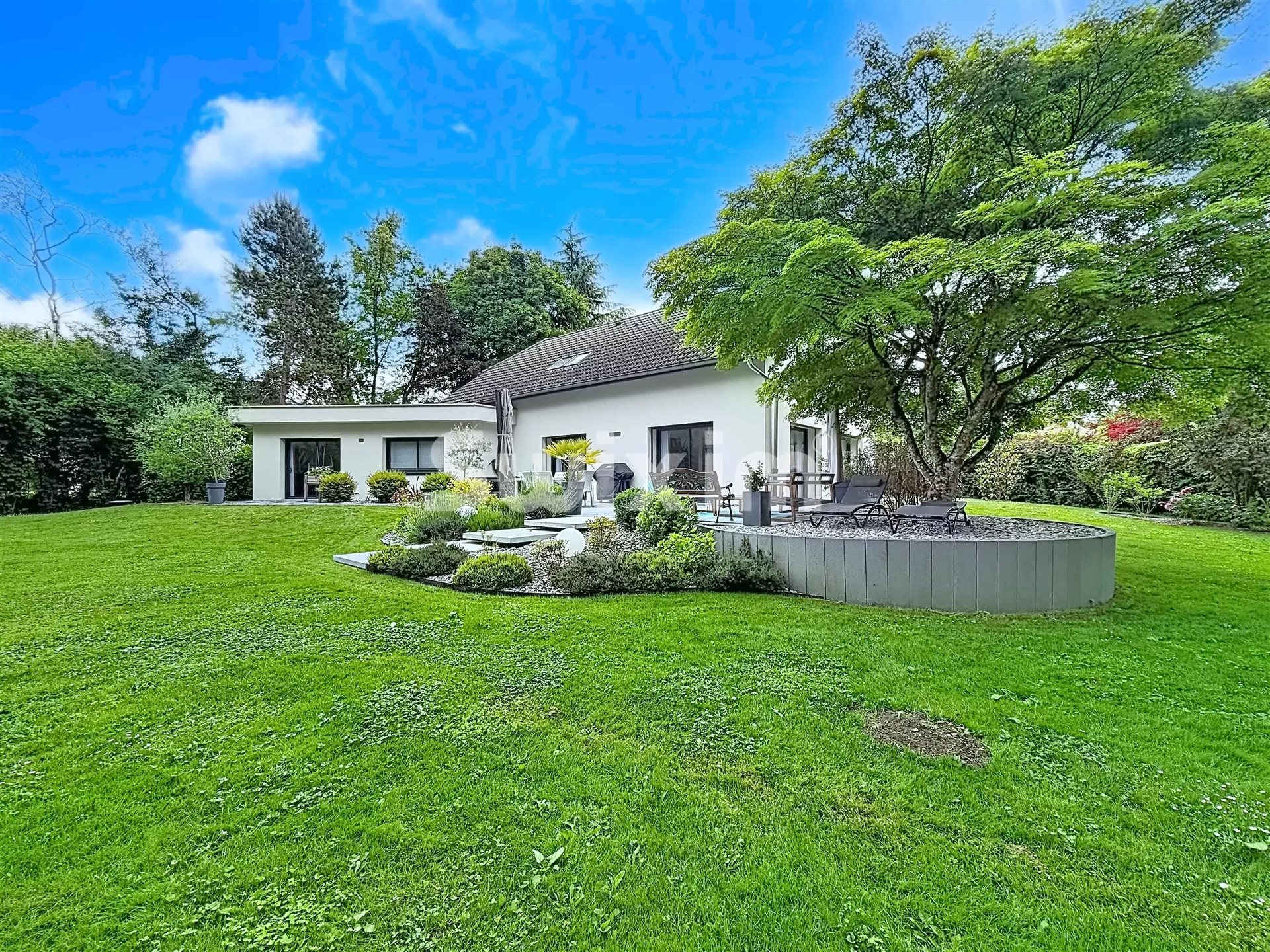 Maison à vendre, 216m², Saint-Genis-Pouilly