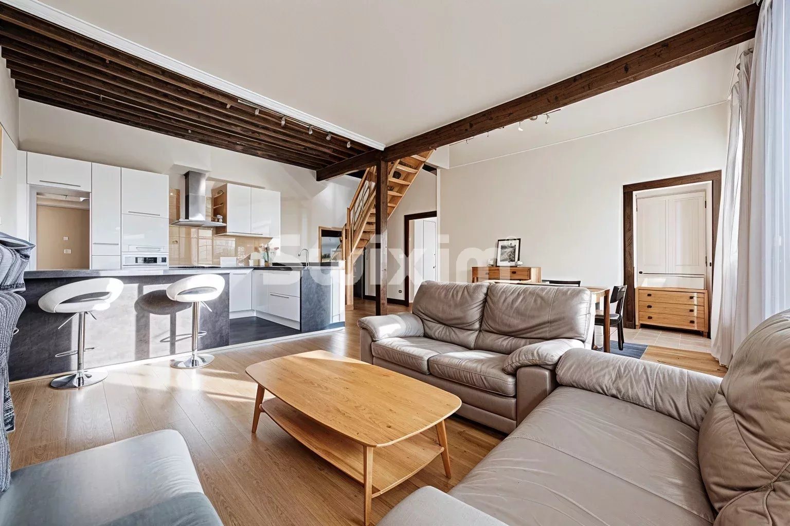 Maison à vendre, 246m², Gex