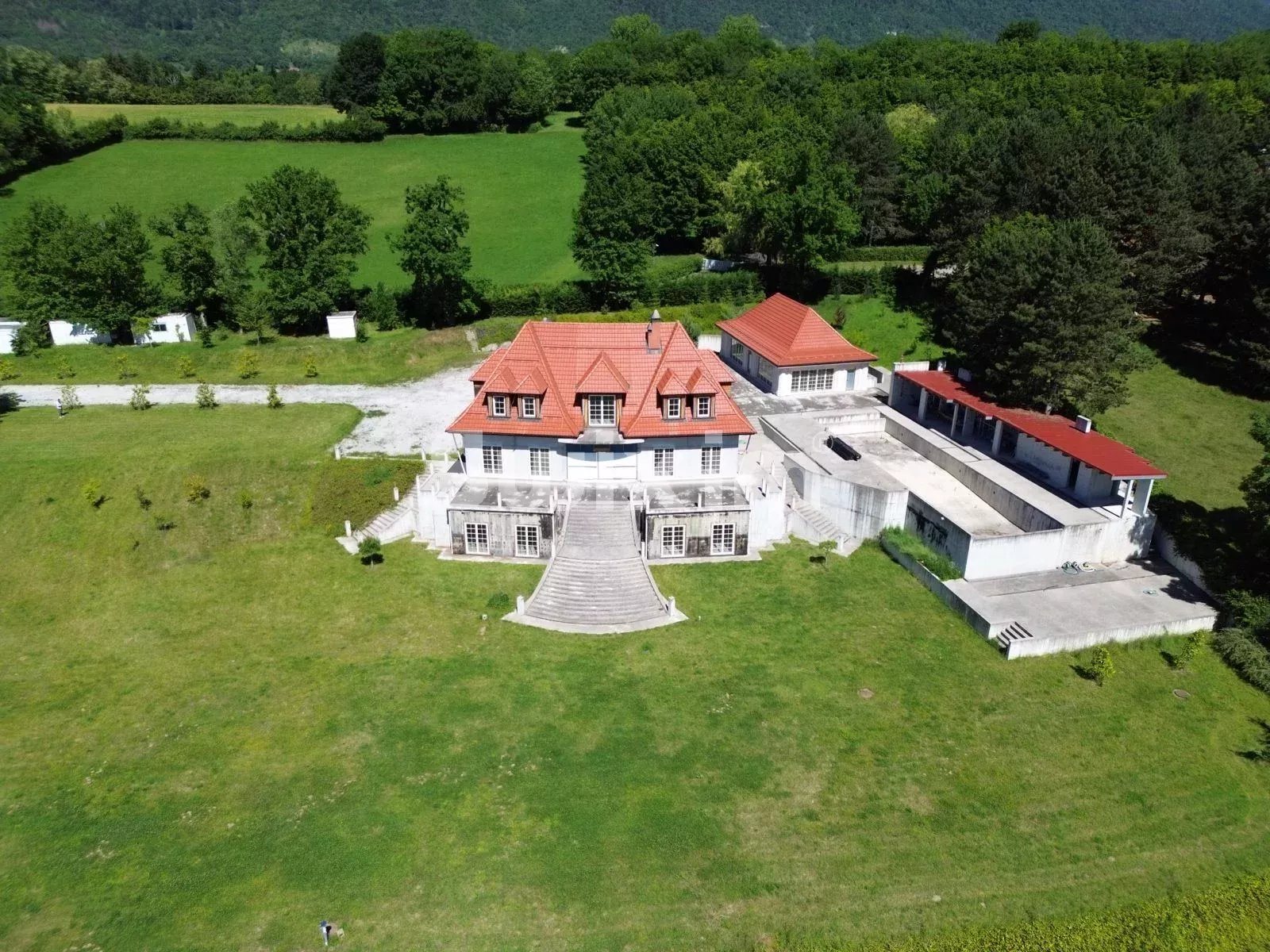 Maison à vendre, 700m², Échenevex