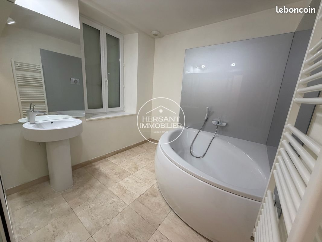 Maison à louer, 176m², Baccon