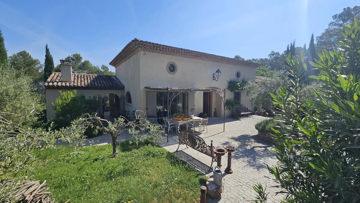 Maison à vendre, 195m², Le Thoronet