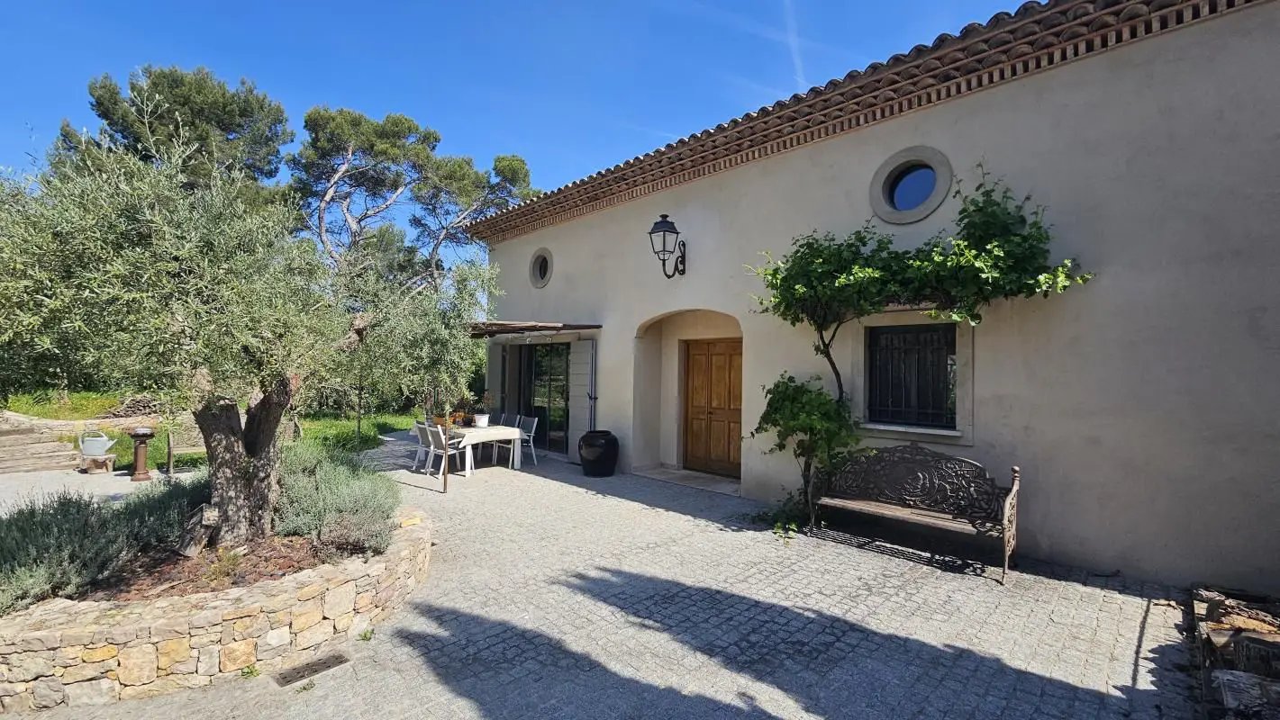 Maison à vendre, 195m², Le Thoronet