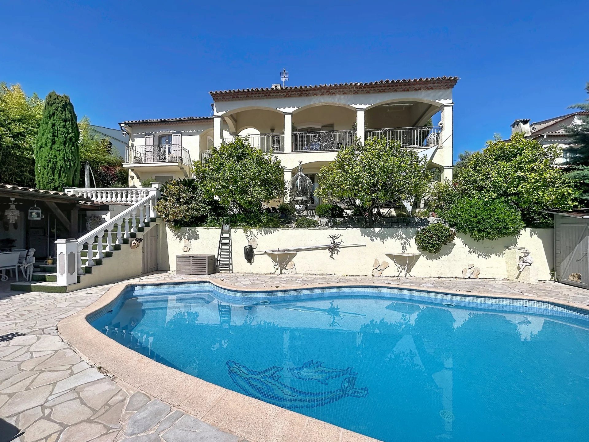 Maison à vendre, 300m², La Gaude