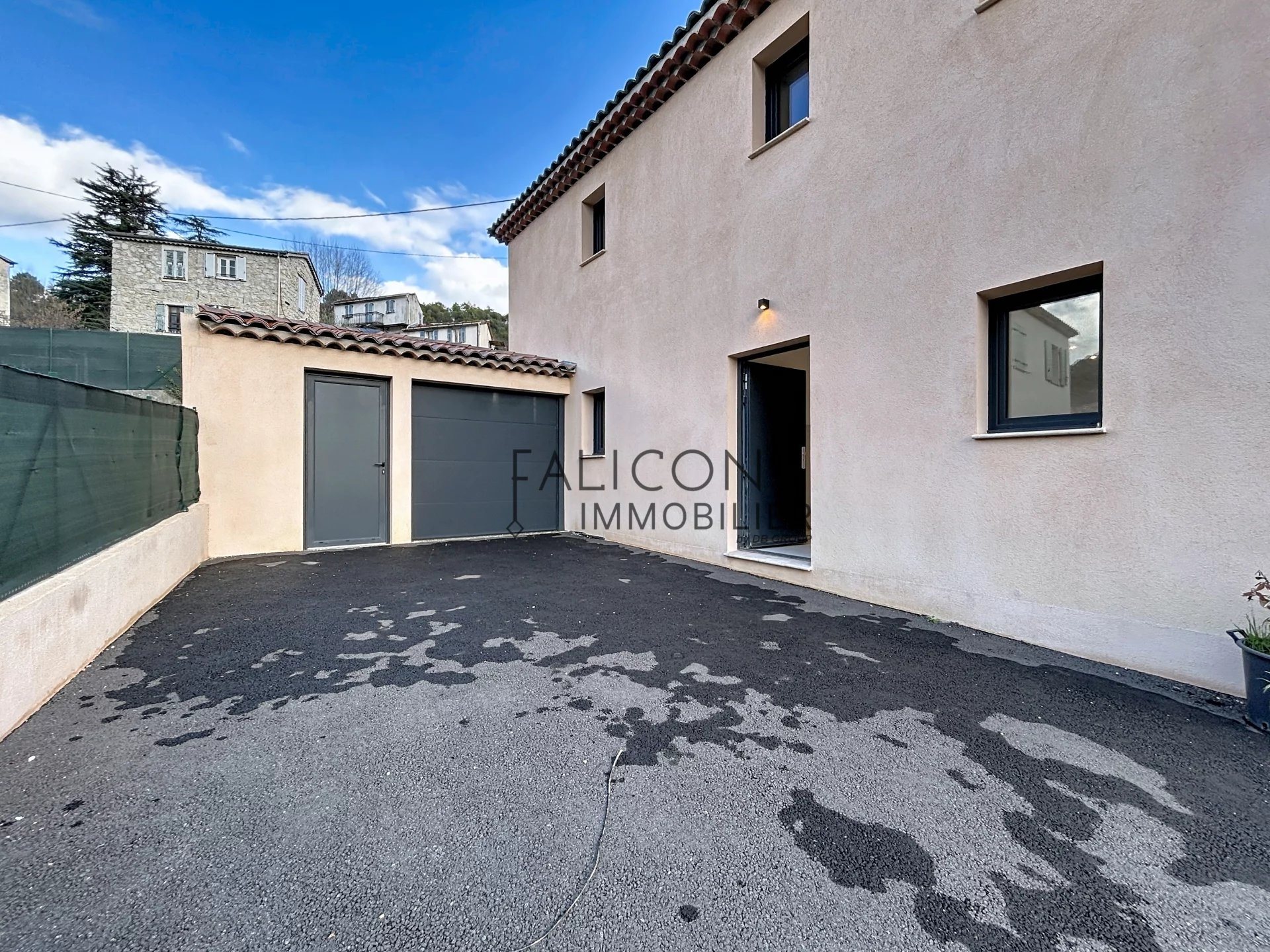 Maison à vendre, 136m², Tourrette-Levens