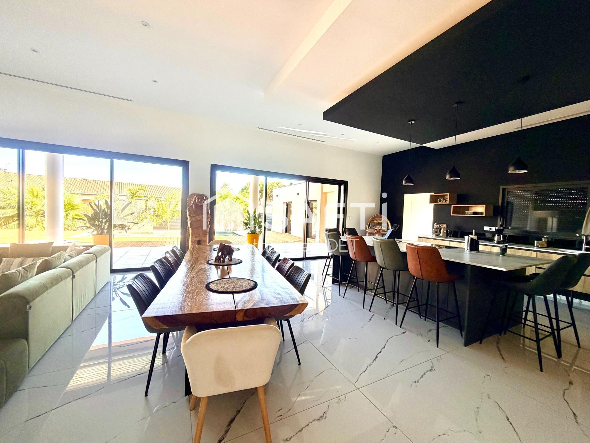 Maison à vendre, 236m², Saint-Laurent-d'Aigouze
