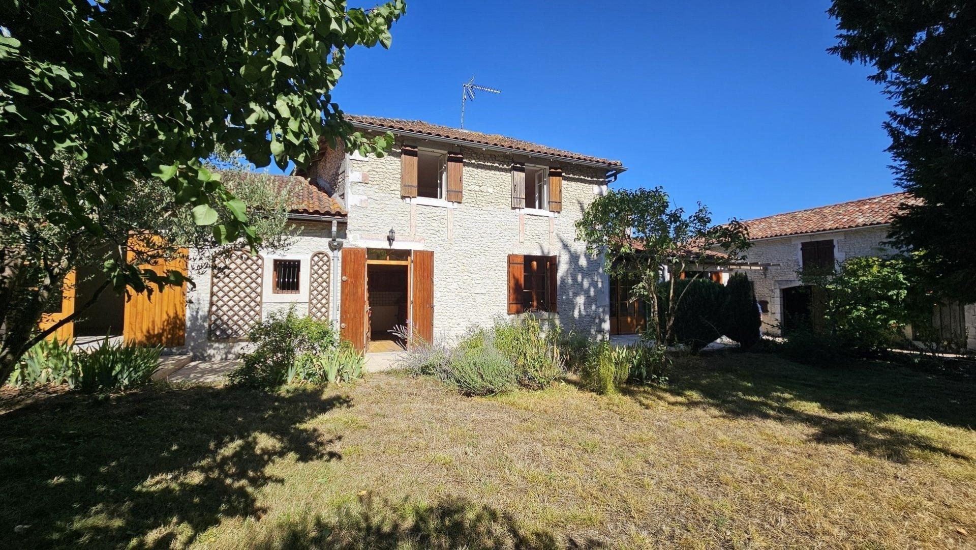 Maison à vendre, 106m², Barbezieux-Saint-Hilaire