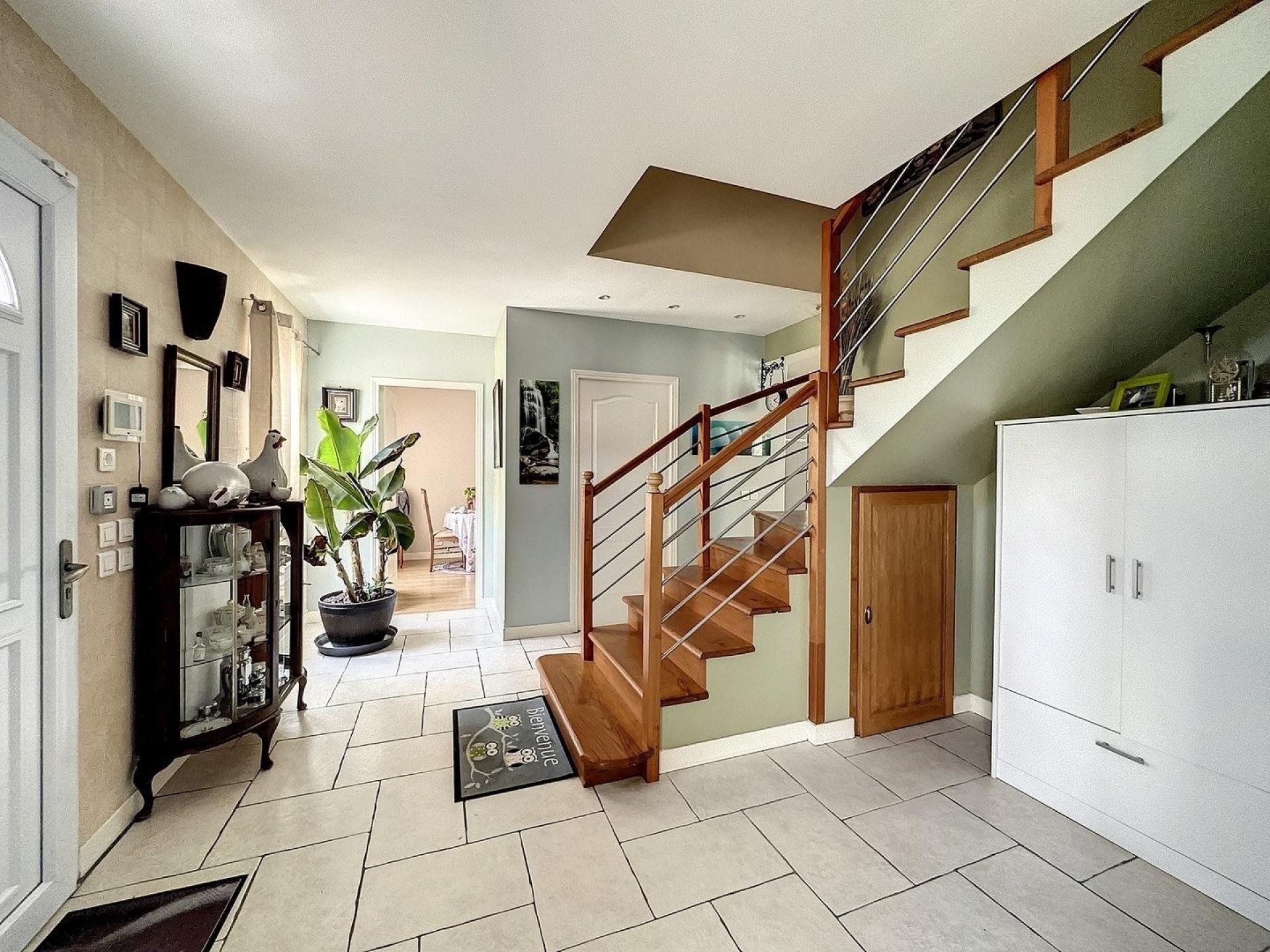 Maison à vendre, 182m², Montlieu-la-Garde