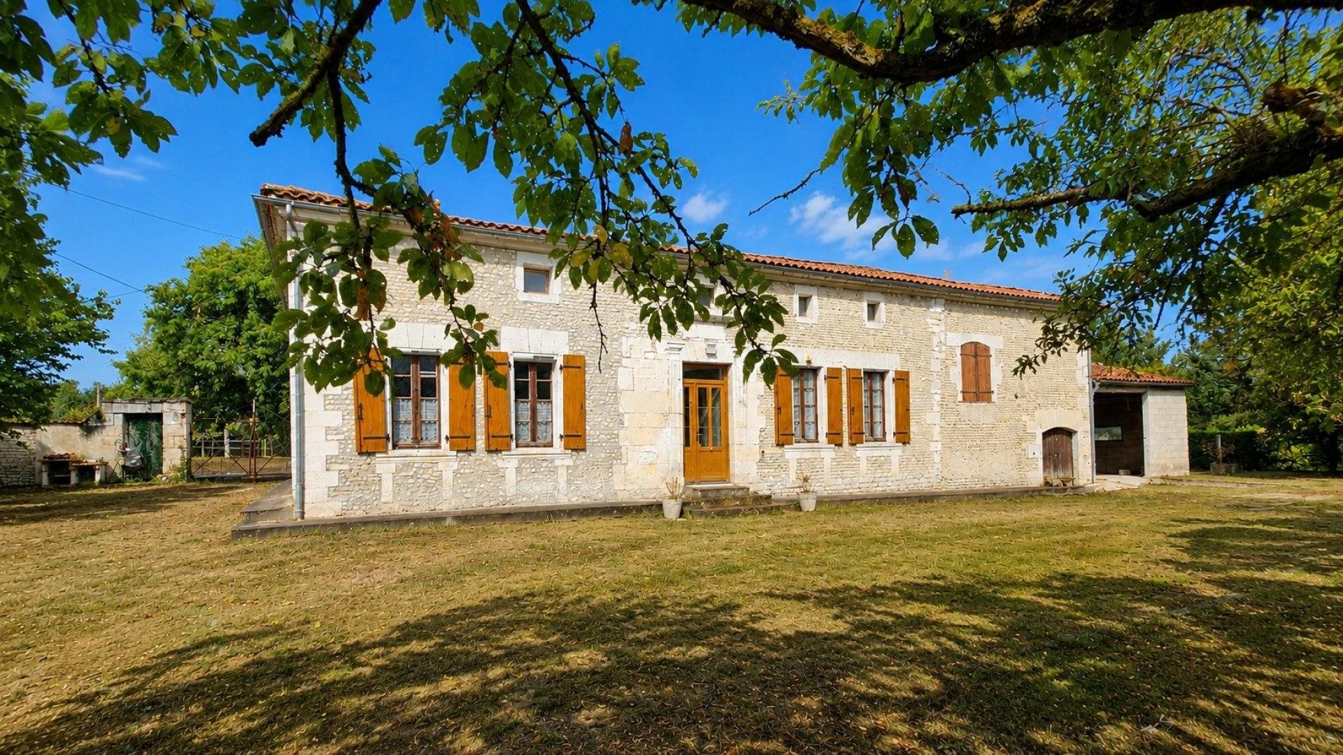 Maison à vendre, 100m², Barbezieux-Saint-Hilaire