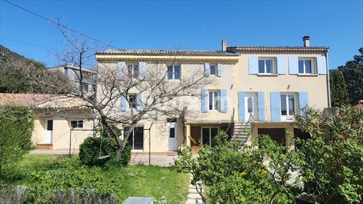Maison 8 pièces 191 m² · à Nyons · 191 m² · 360 000 €