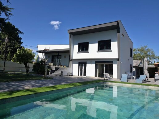 Maison 7 pièces 153 m² · à Montélimar · 153 m² · 458 000 €