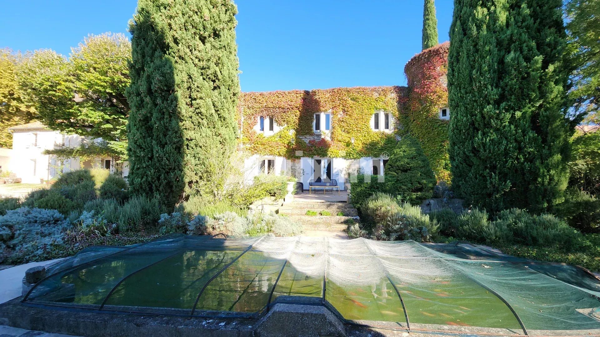 Maison à vendre, 450m², Sainte-Cécile-les-Vignes