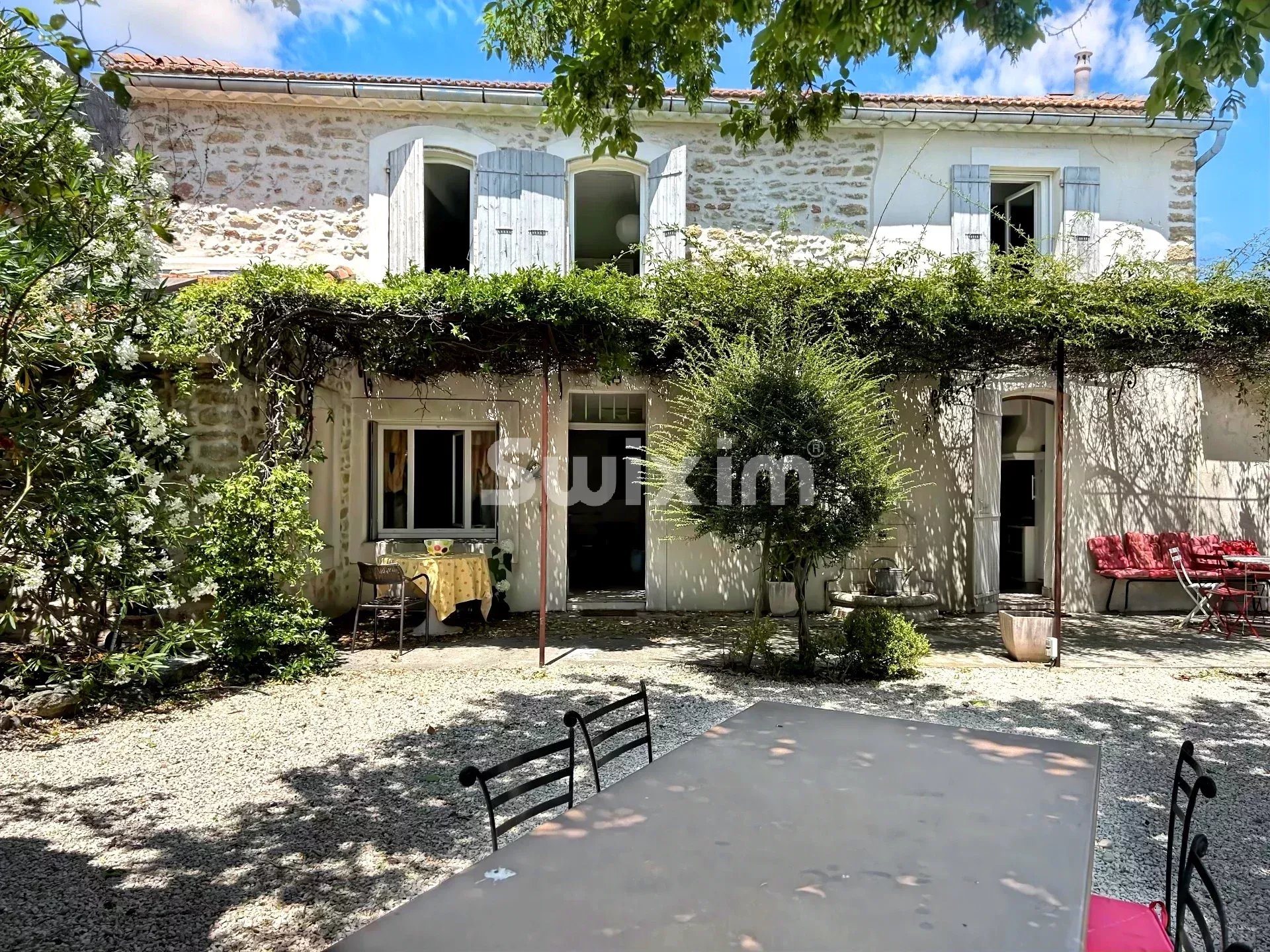 Maison à vendre, 270m², Sainte-Cécile-les-Vignes