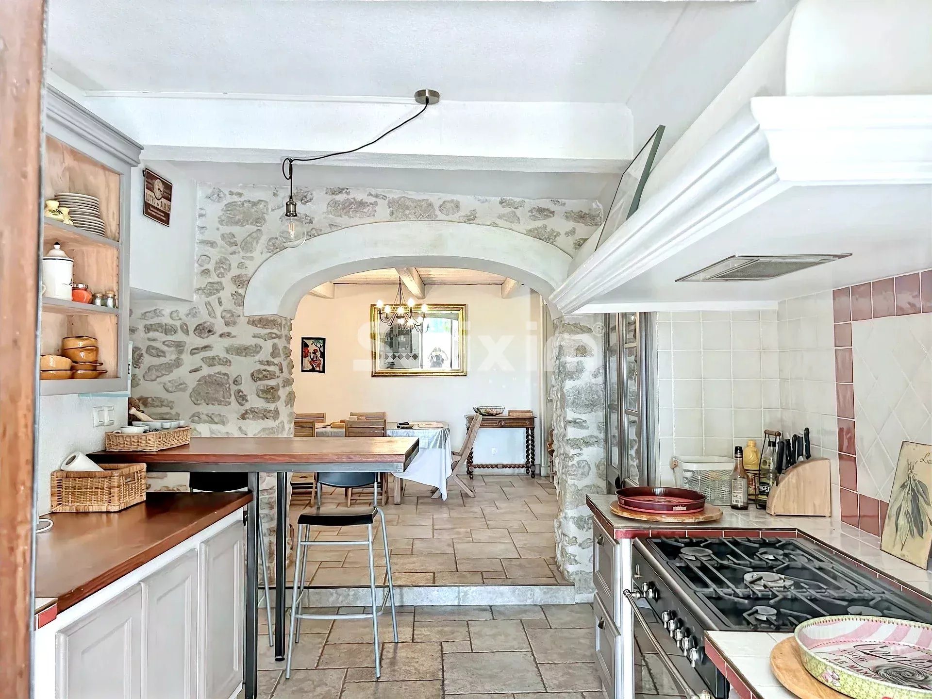 Maison à vendre, 270m², Sainte-Cécile-les-Vignes