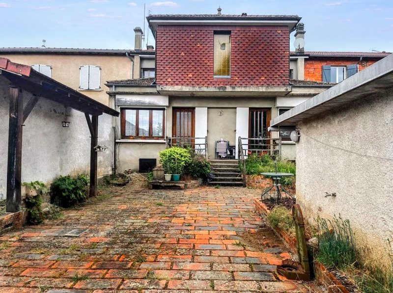 Maison à vendre, 163m², Chambilly