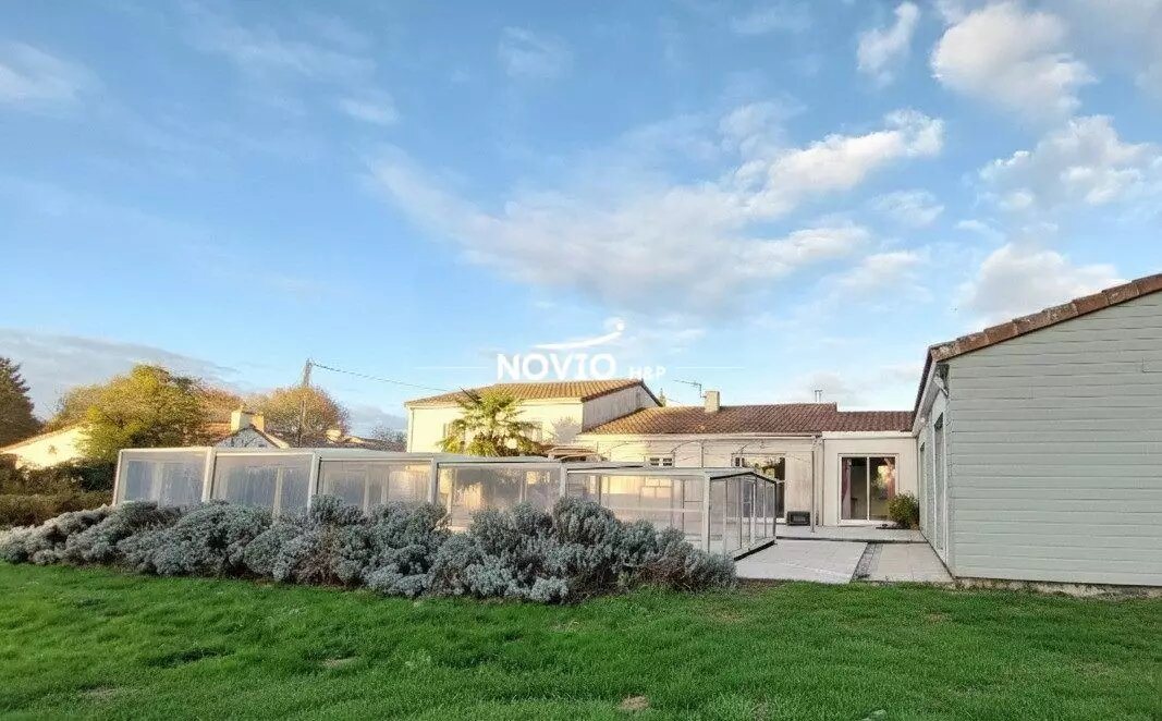 Maison à vendre, 233m², Charroux