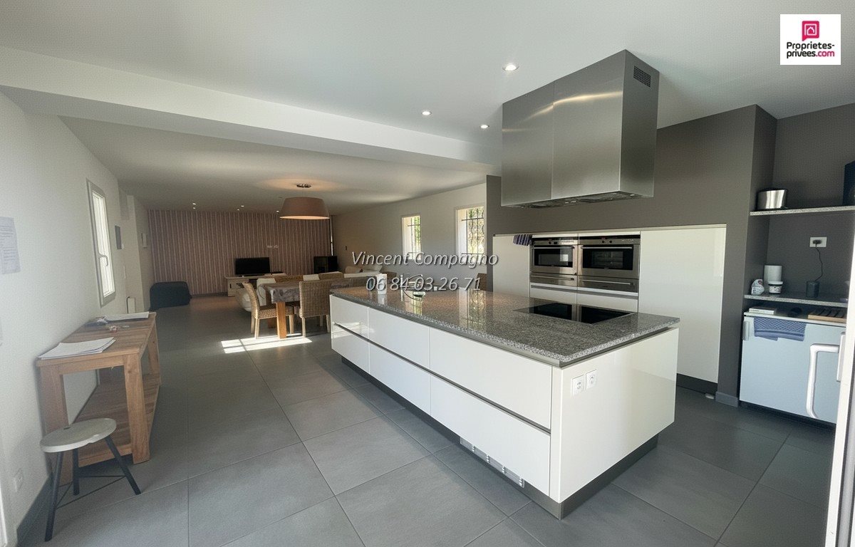 Maison à vendre, 170m², Riez
