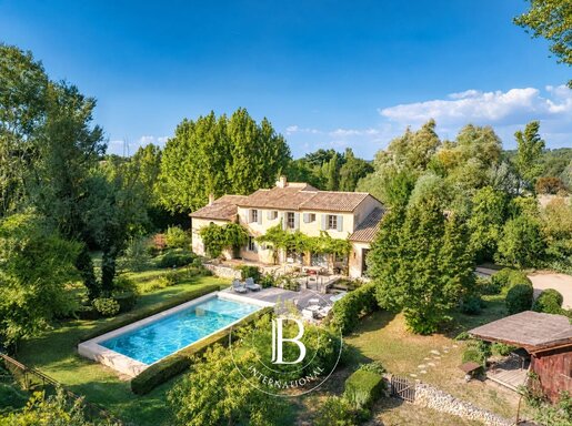 Maison 8 pièces 350 m² · à Aix-en-Provence · 350 m² · 2 800 000 €