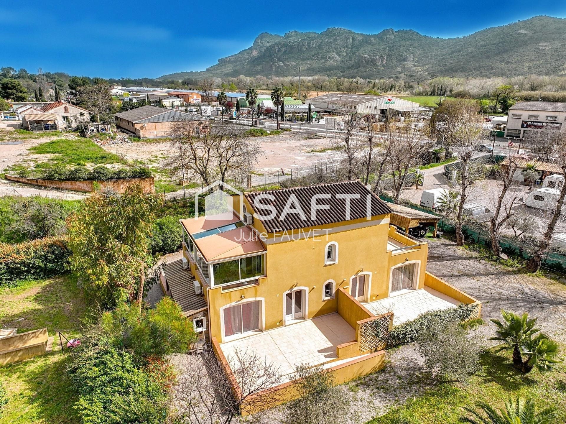 Maison à vendre, 200m², Le Muy