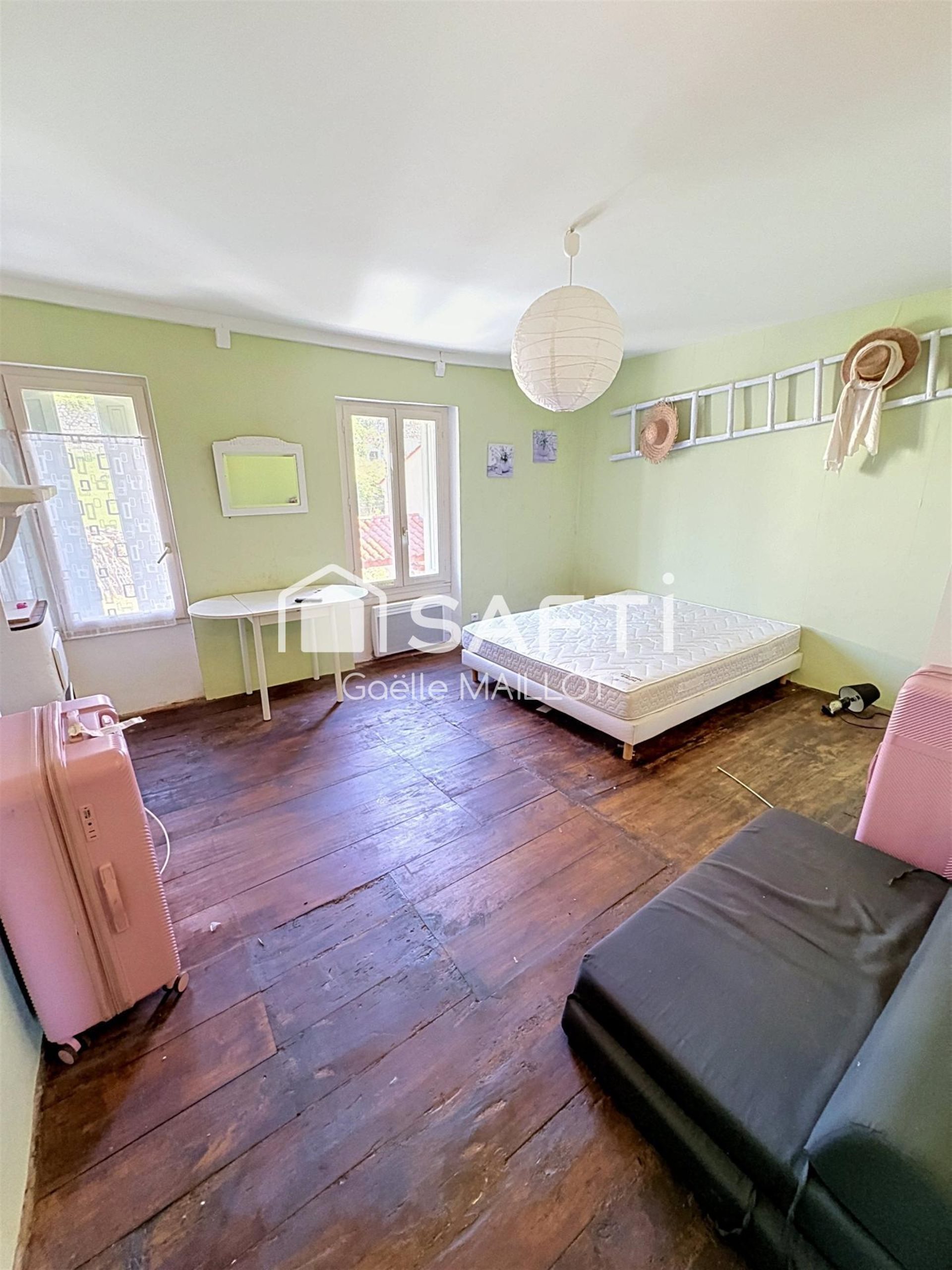 Maison à vendre, 162m², Saint-Laurent-de-Cerdans