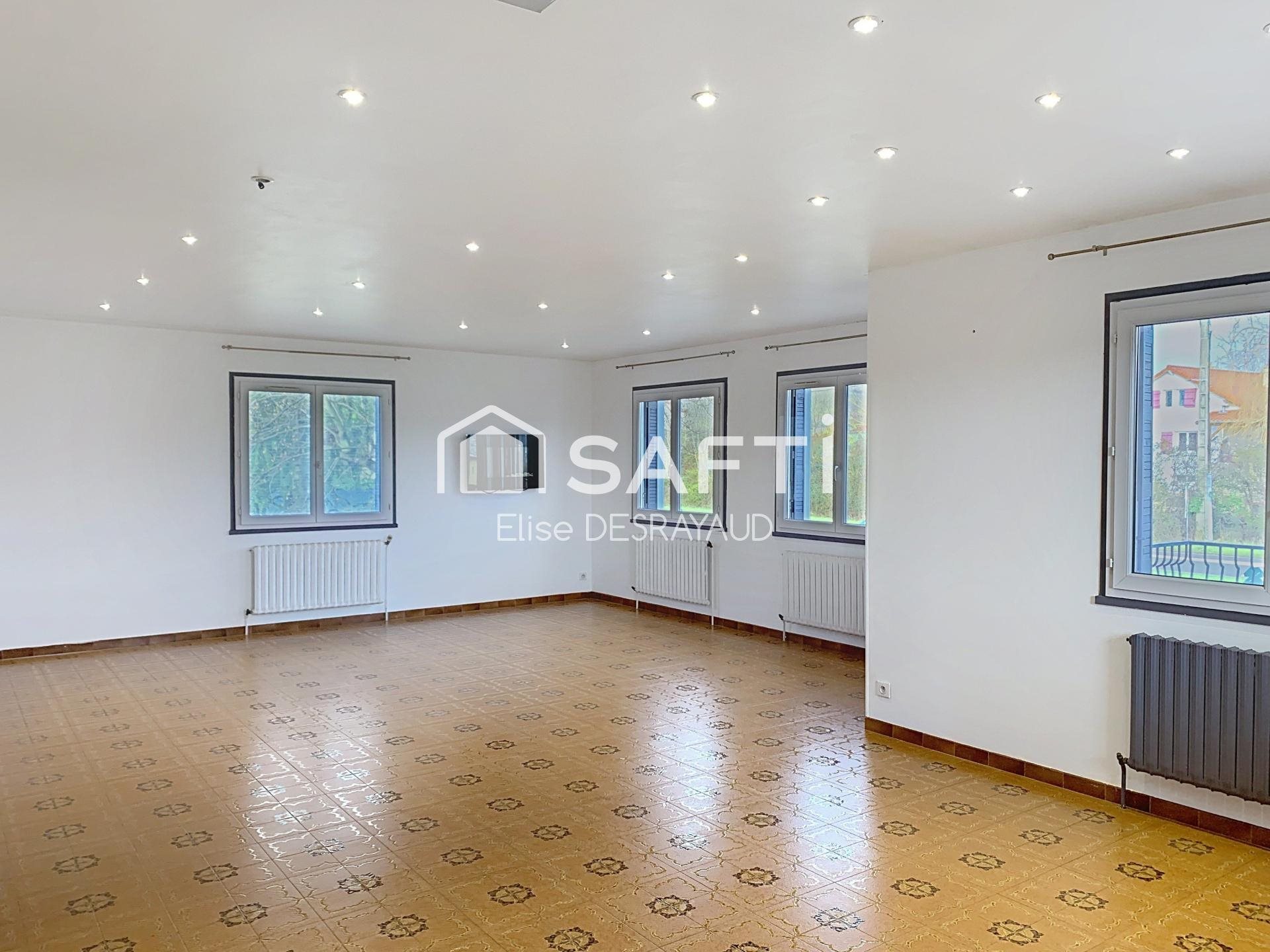 Maison à vendre, 167m², Azé
