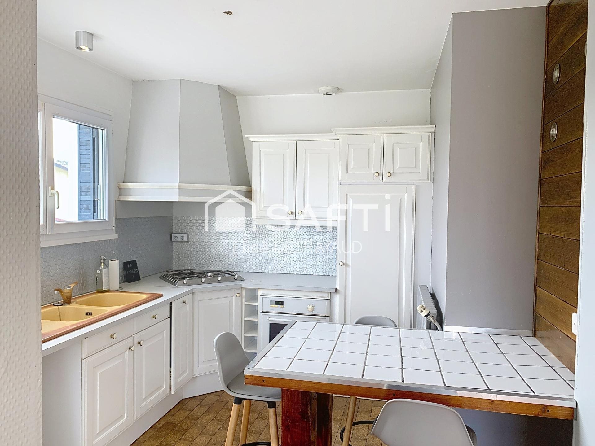 Maison à vendre, 167m², Azé