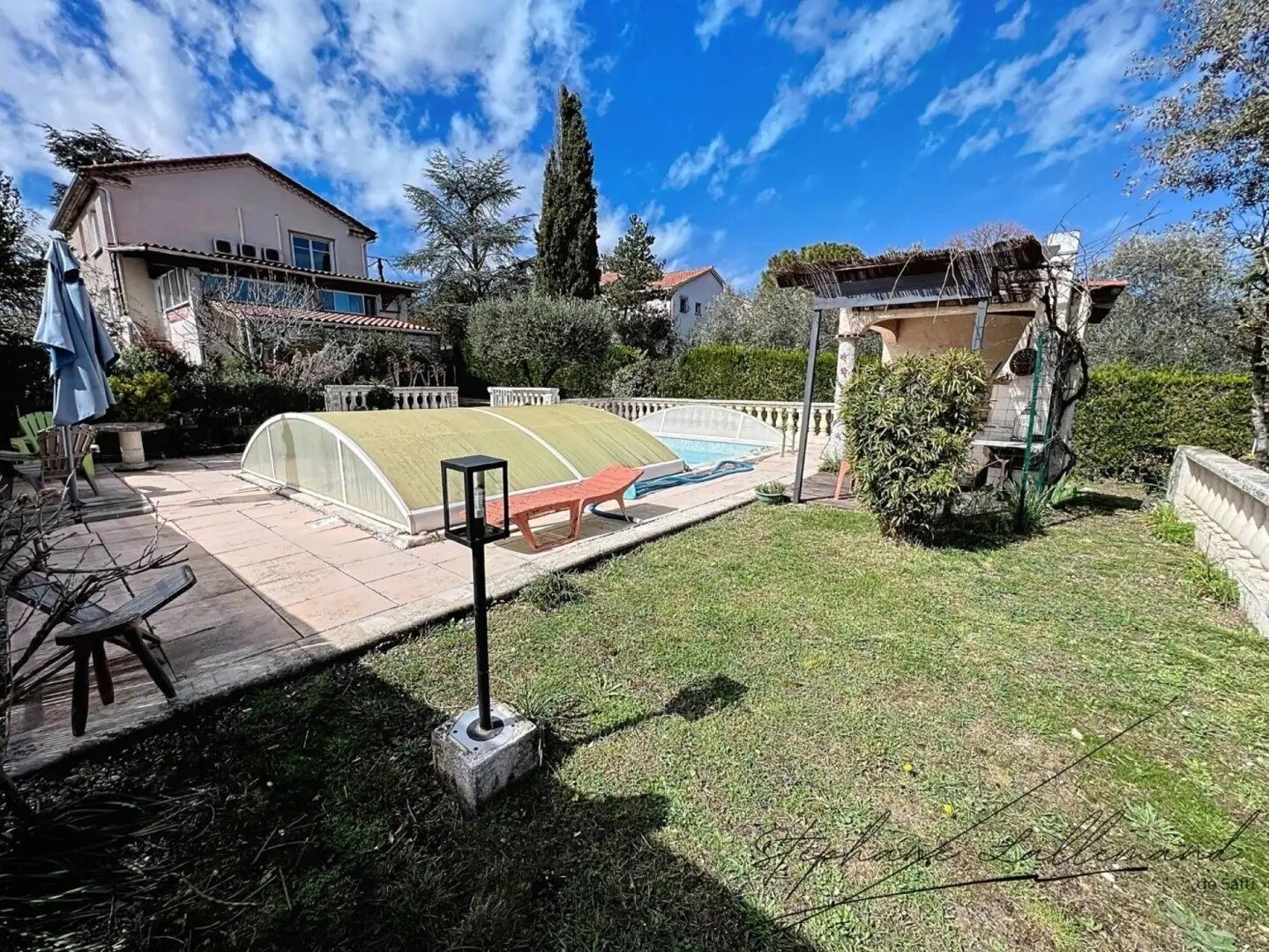 Maison à vendre, 141m², Saint-Julien-les-Rosiers