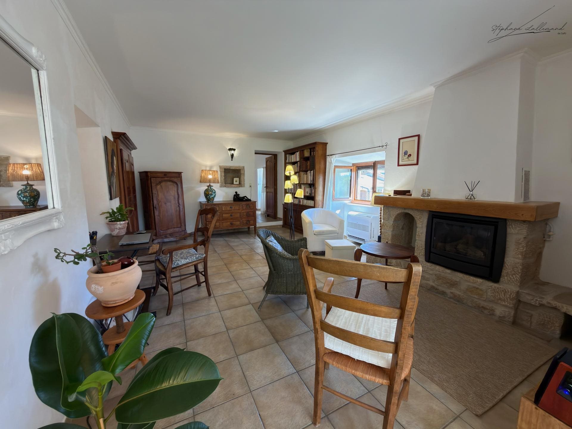 Maison à vendre, 142m², Saint-Julien-les-Rosiers