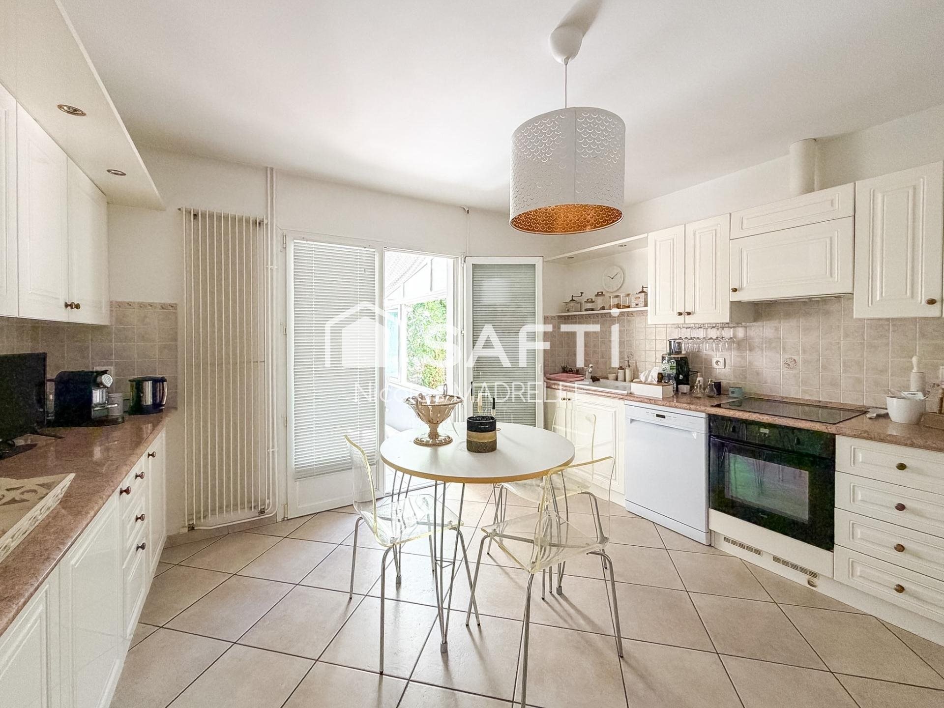Maison à vendre, 150m², Ambarès-et-Lagrave