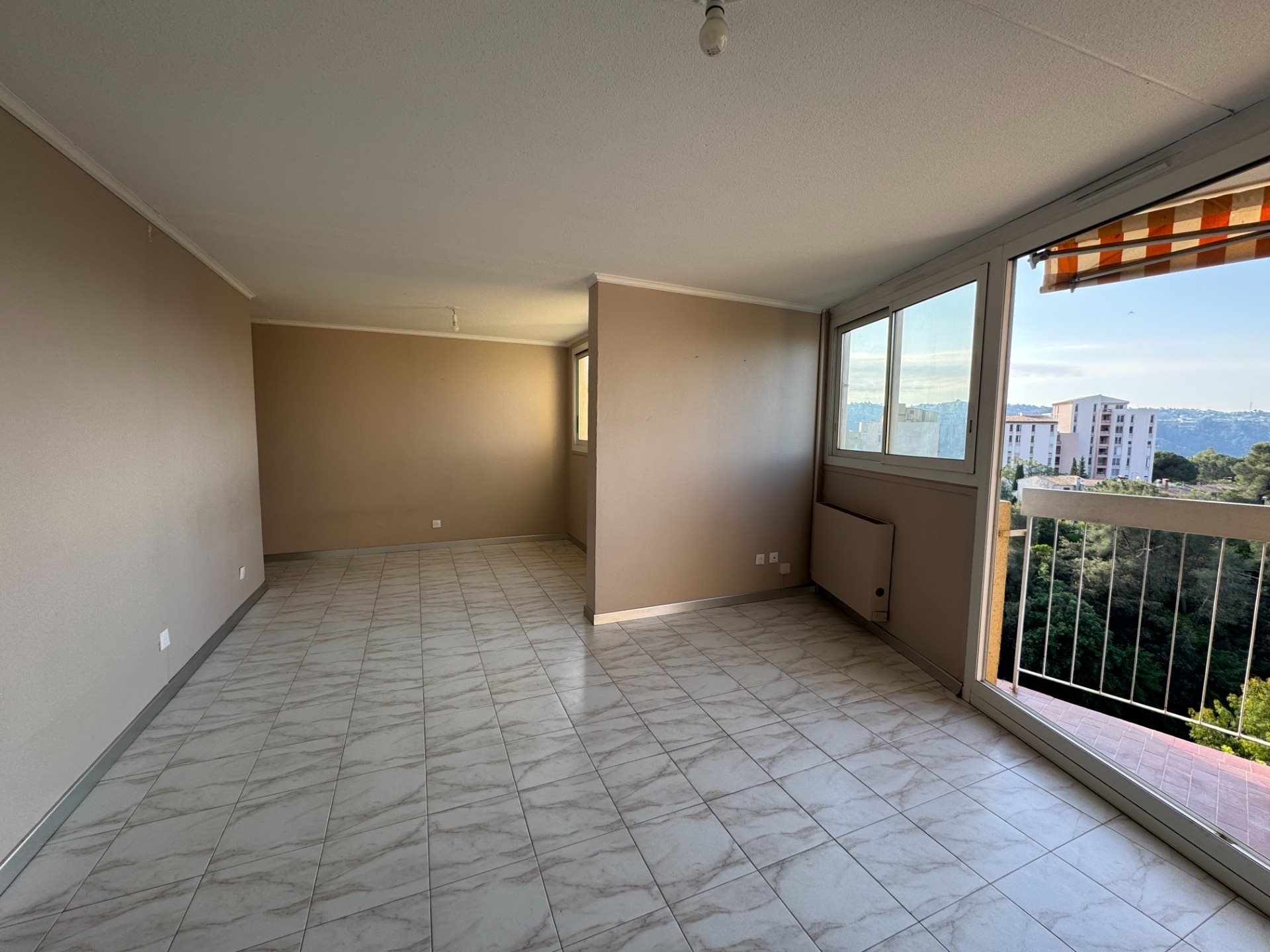 Appartement à vendre, 83m², Carros