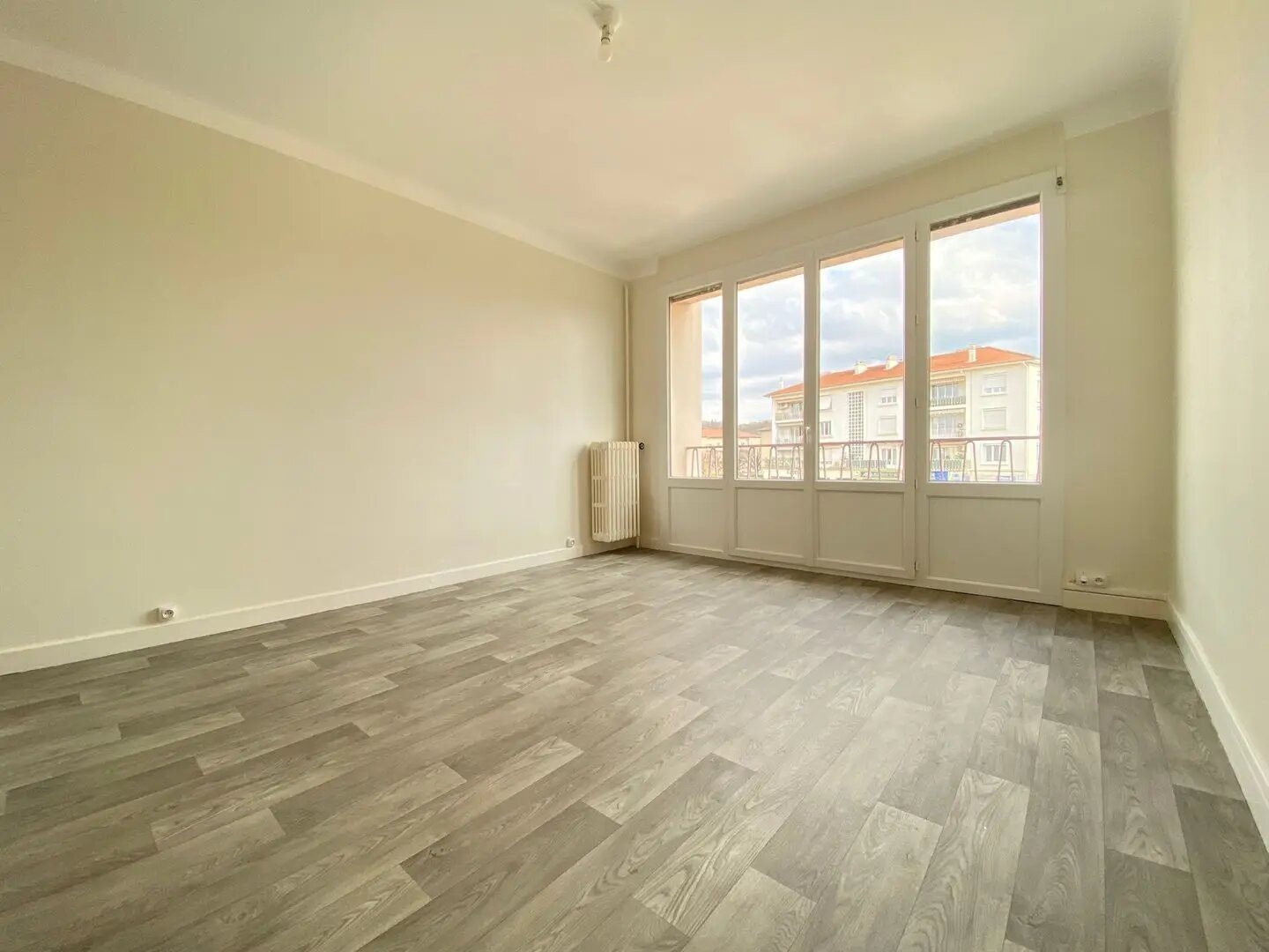 Appartement à louer, 60m², Roussillon