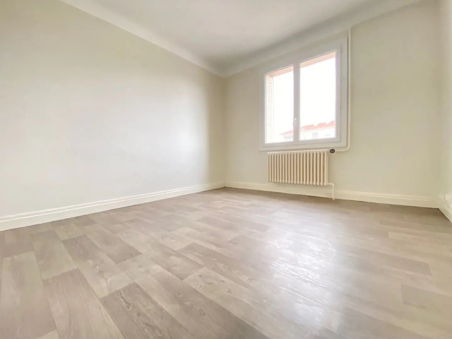 Appartement à louer, 60m², Roussillon