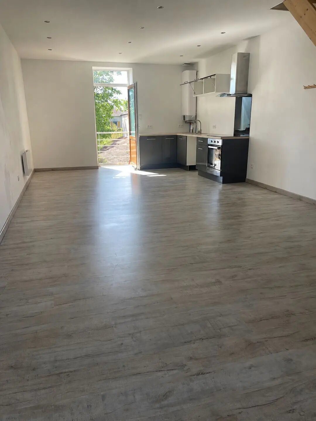 Appartement à louer, 100m², Pouilly-sous-Charlieu