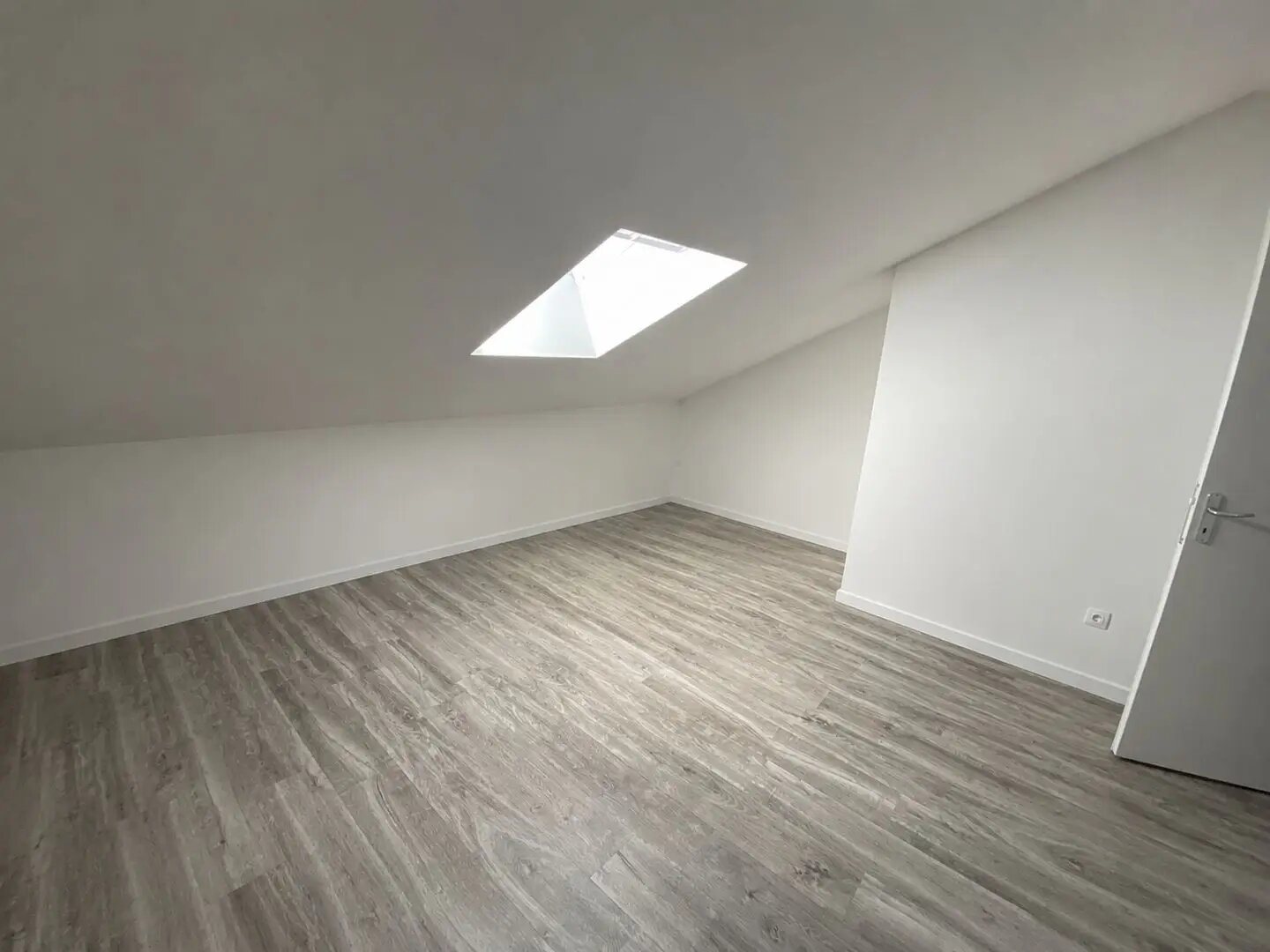 Appartement à louer, 100m², Pouilly-sous-Charlieu