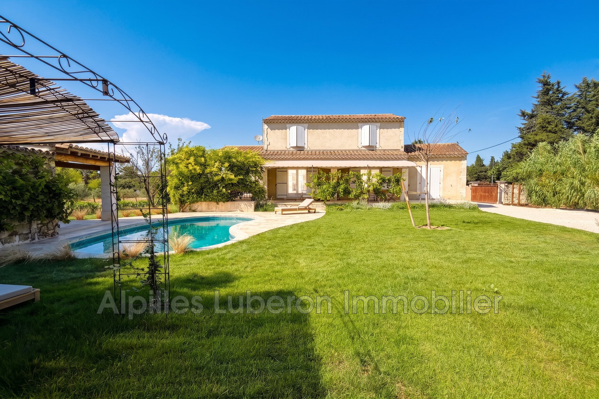 Maison à louer, 170m², Fontvieille