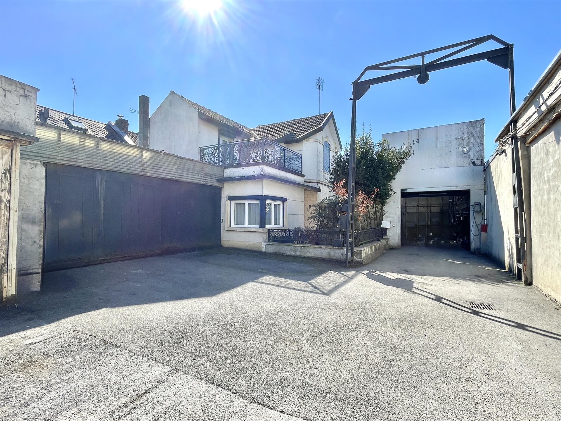 Maison à vendre, 265m², Saint-Quentin