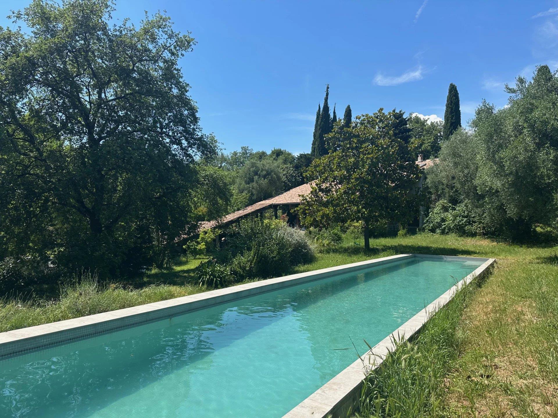 Maison à vendre, 150m², La Gaude