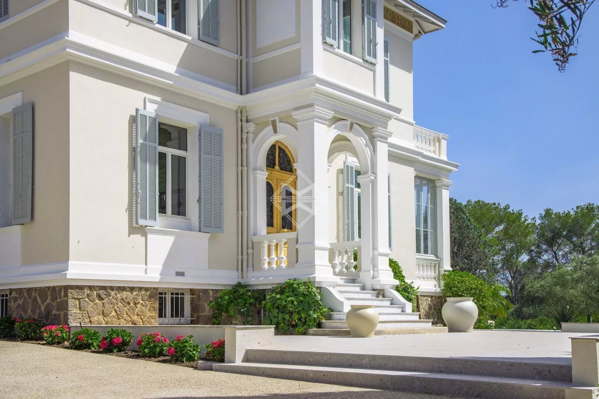 Maison à vendre, 440m², Saint-Raphaël