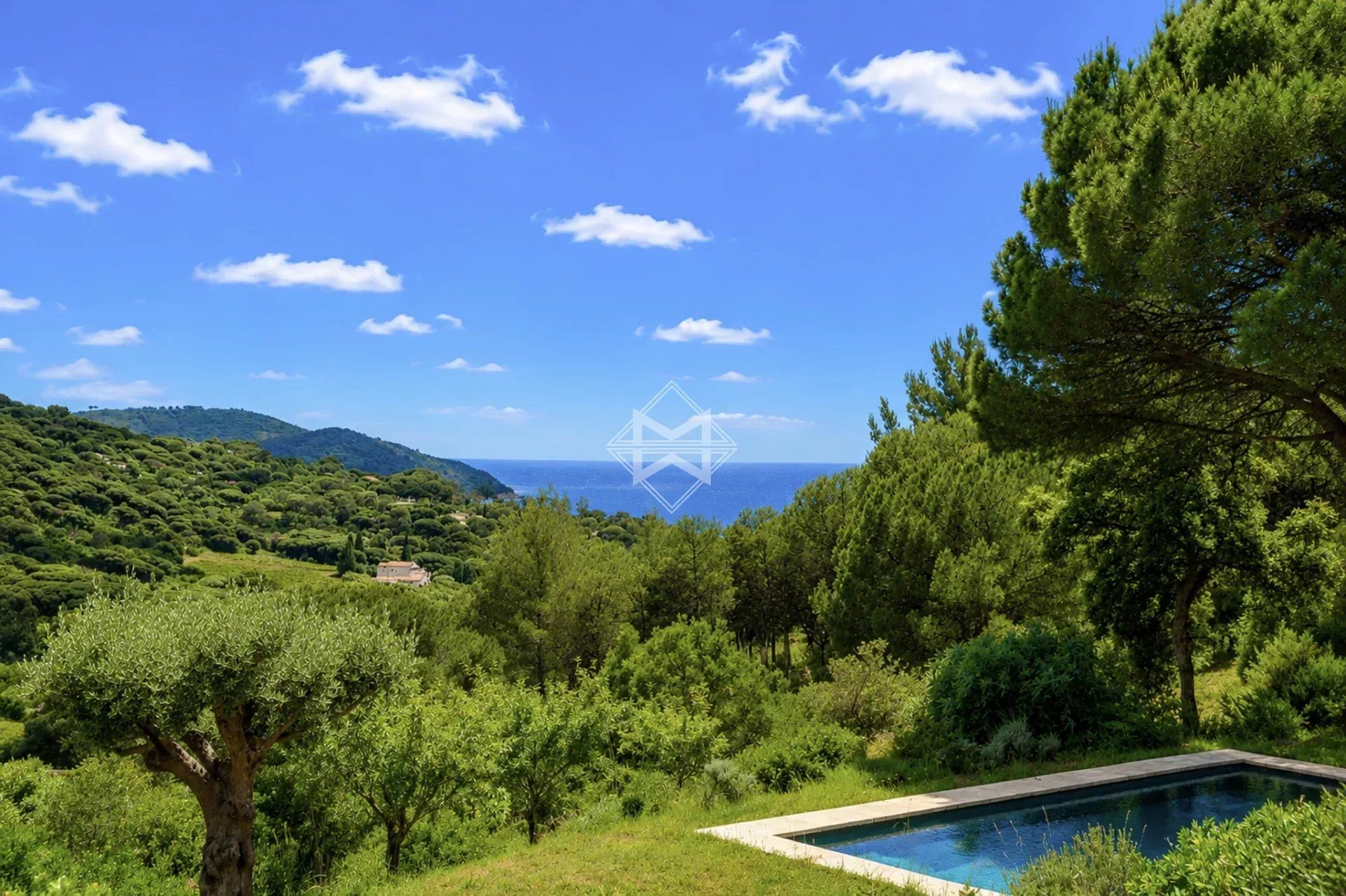 Maison à vendre, 350m², La Croix-Valmer