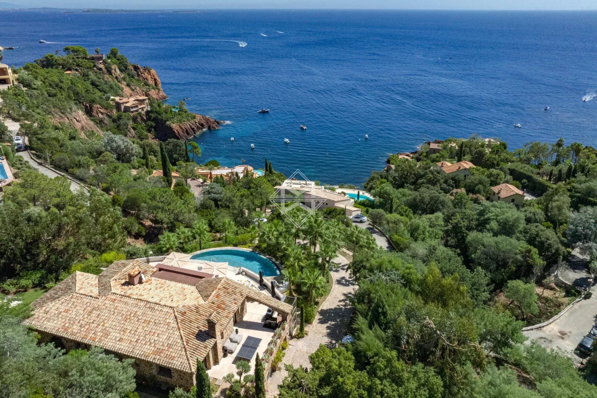Maison à louer, 345m², Théoule-sur-Mer