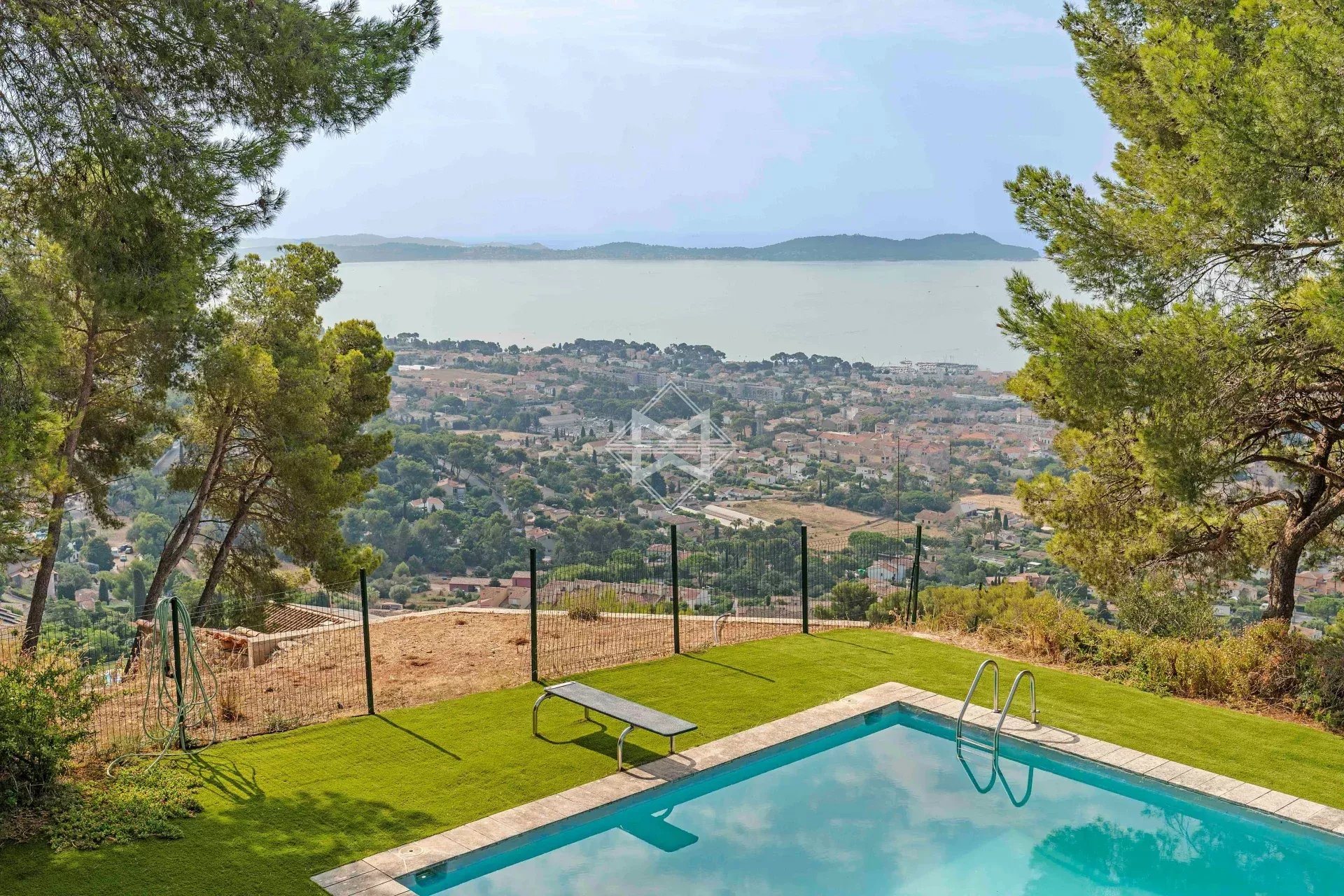 Maison à vendre, 400m², Carqueiranne