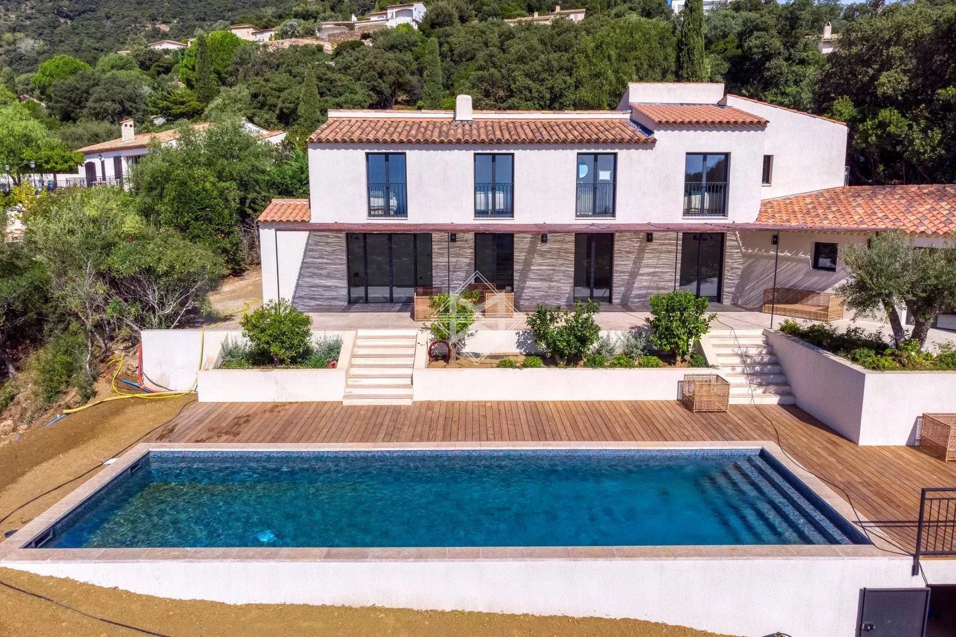 Maison à vendre, 200m², Cavalaire-sur-Mer