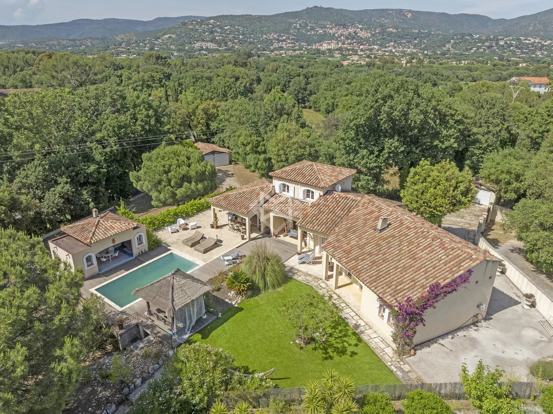 Maison à vendre, 325m², Bormes-les-Mimosas
