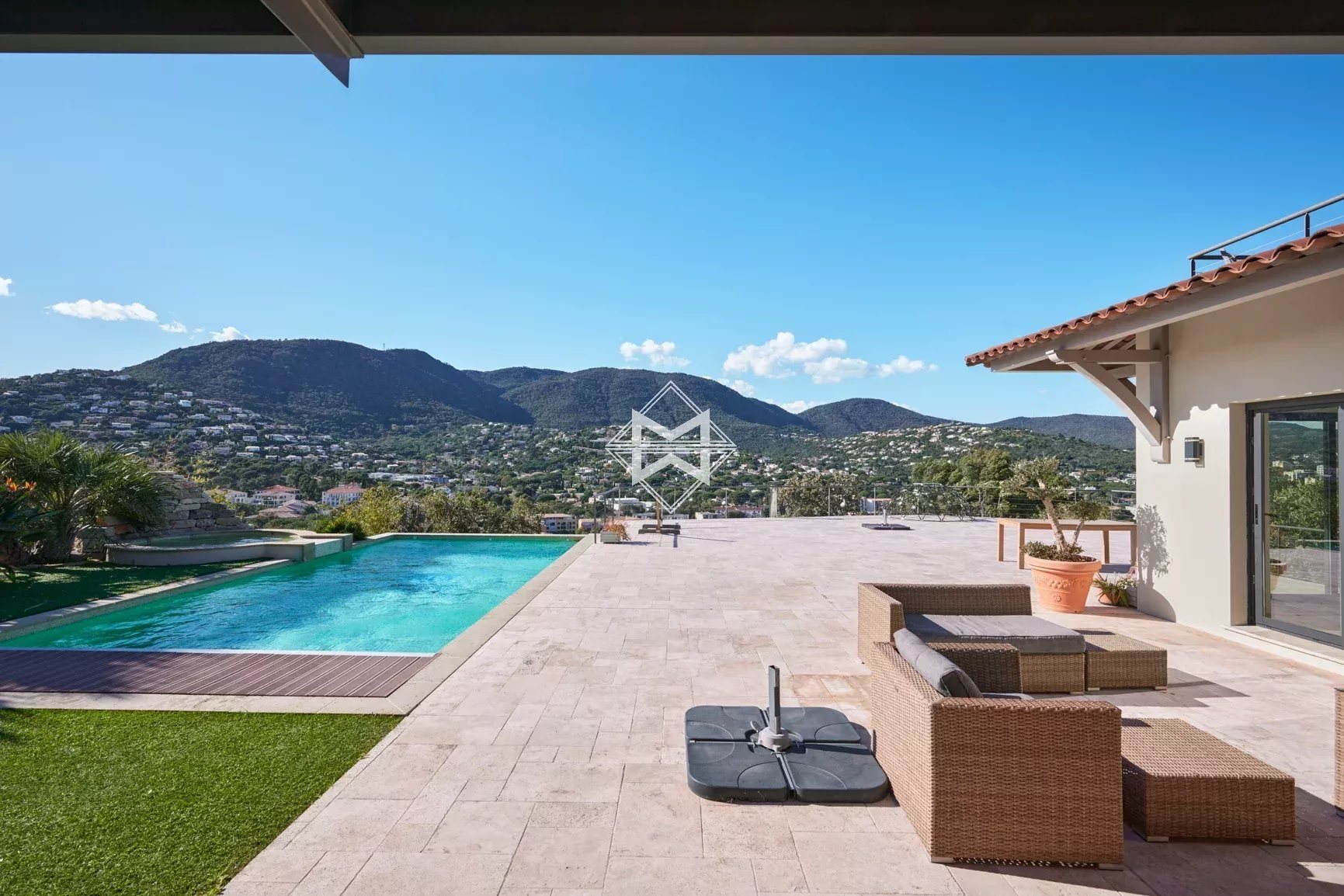 Maison à vendre, 350m², Cavalaire-sur-Mer