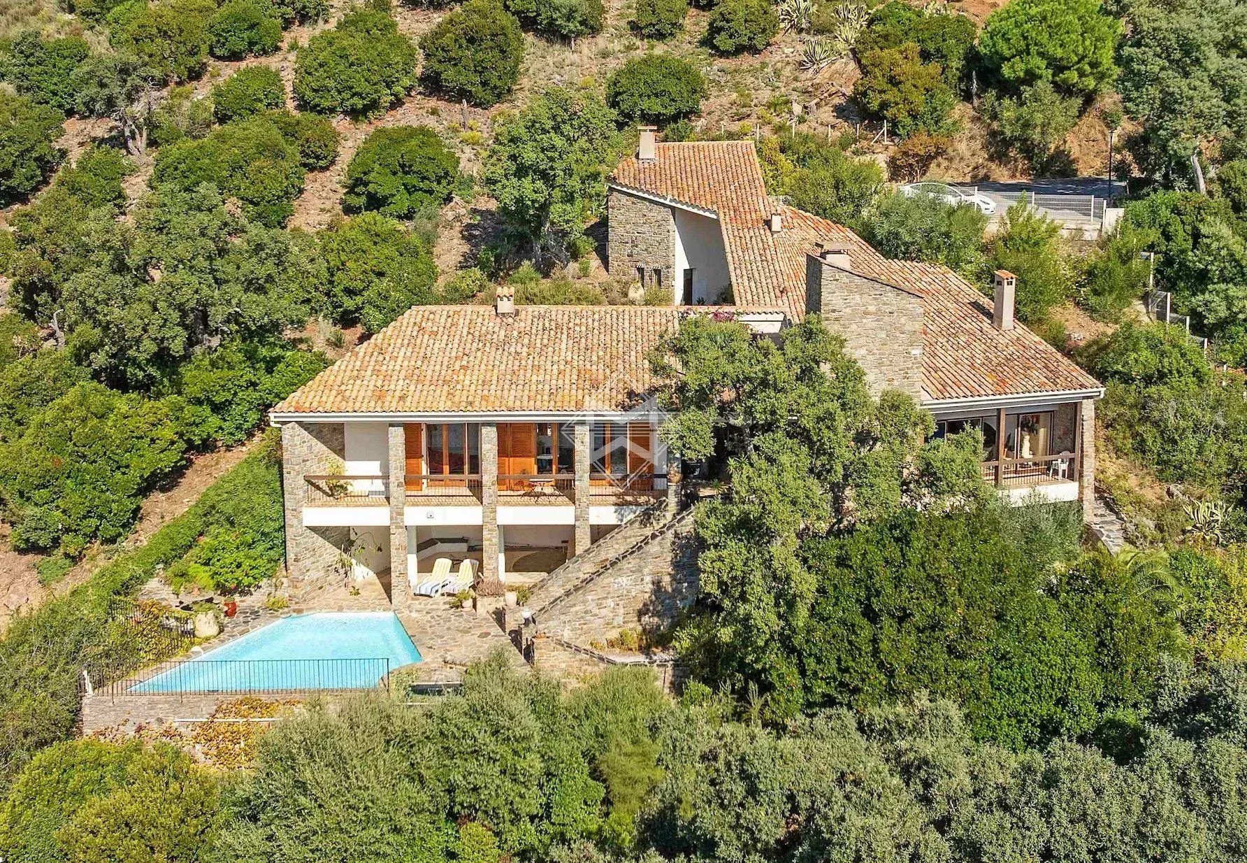 Maison à vendre, 188m², Le Lavandou