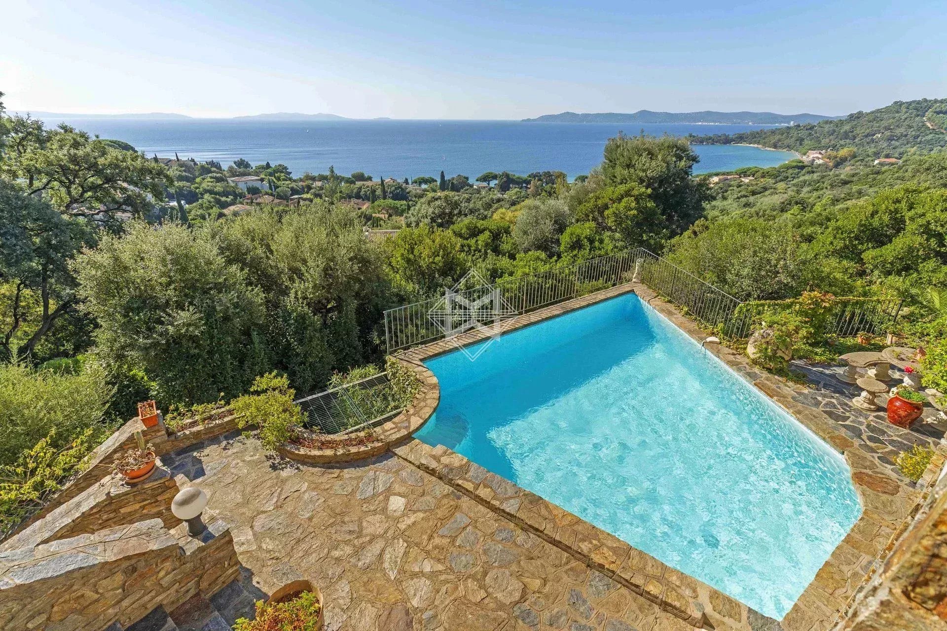 Maison à vendre, 188m², Le Lavandou