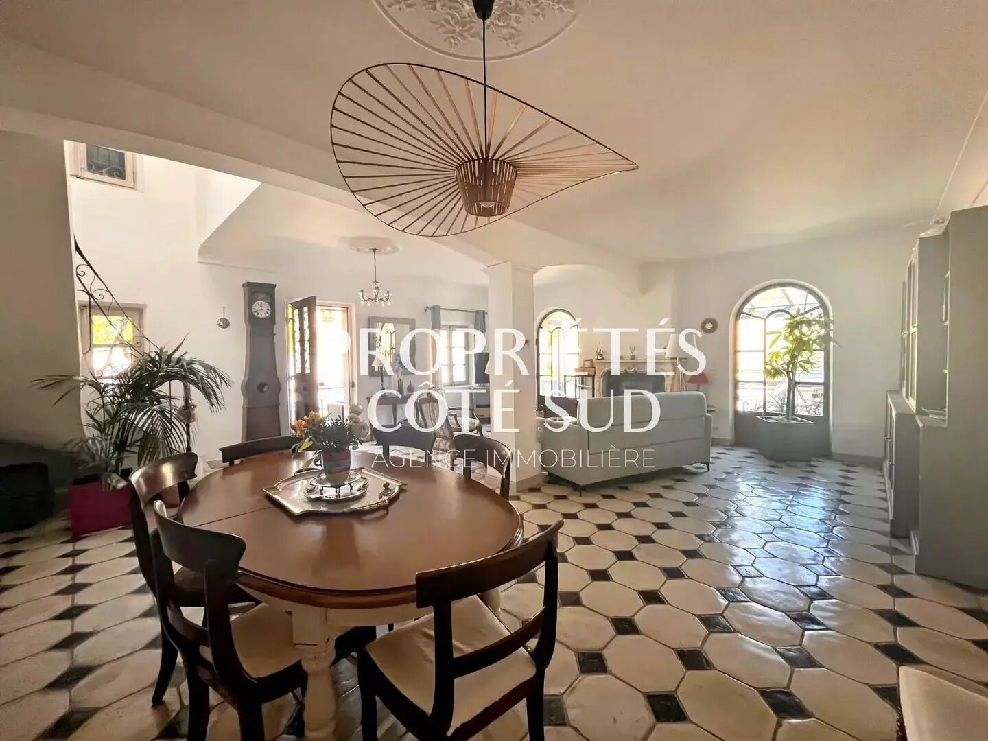 Maison à vendre, 246m², Villeneuve-lès-Avignon