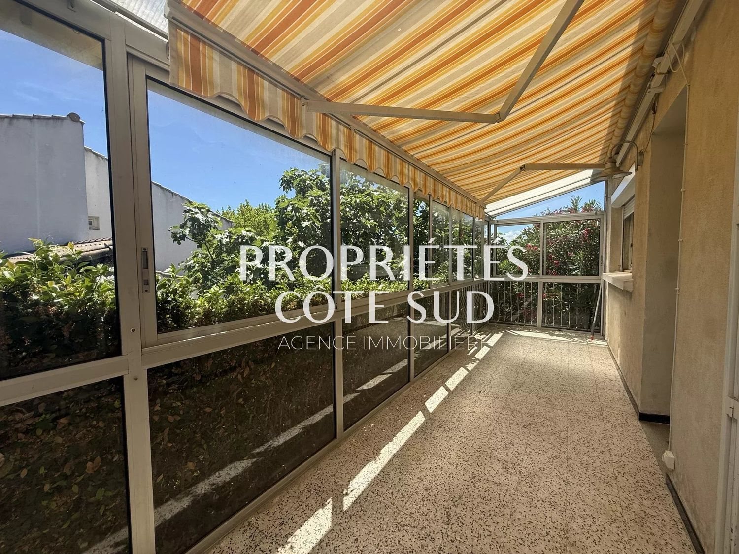 Maison à louer, 81m², Saint-Geniès-de-Comolas