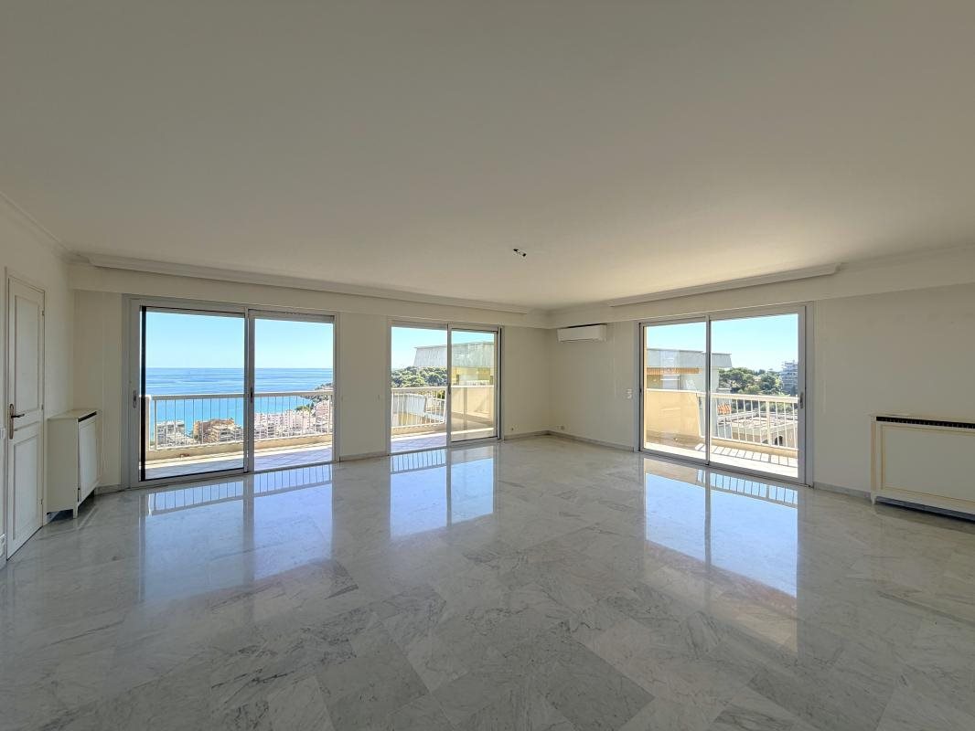 Appartement à louer, 137m², Roquebrune-Cap-Martin